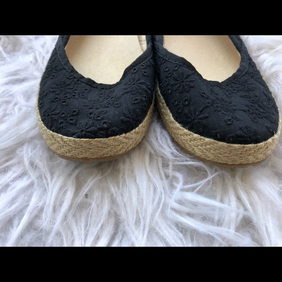 2/$40 - Girls UGG Indah flats (size 2) - Picture 7 of 7